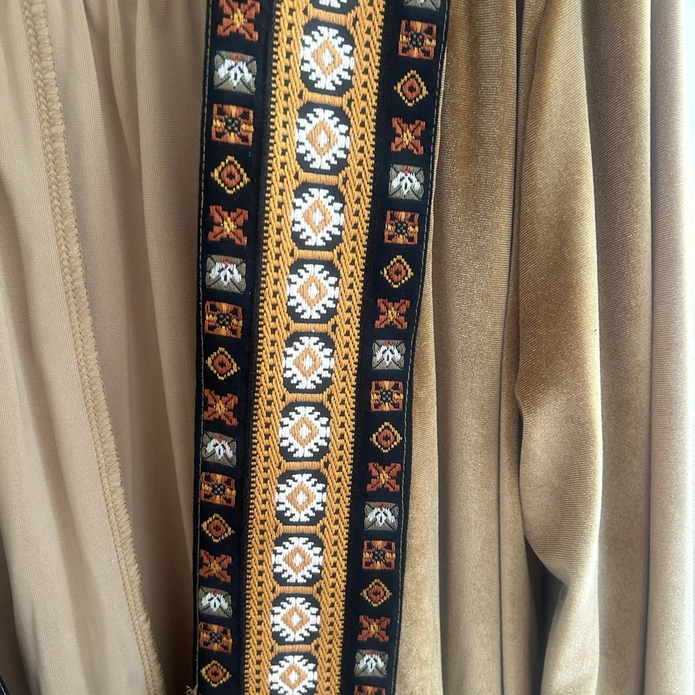POL Tan Cardigan with Lace Detail - Picture 3 of 4